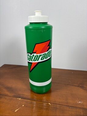Retro Gatorade Green Sports Classic Heritage Water Bottle with Orange Logo